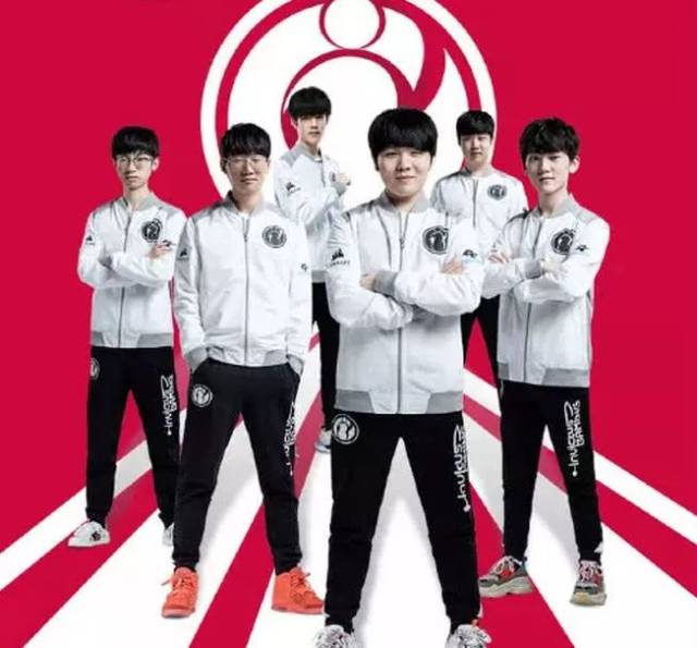 在场下相处 在场下相处